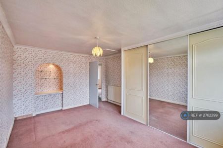 3 bedroom terraced house to rent - Photo 5