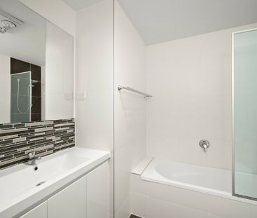 Charming Townhouse in Vibrant Harrison - Photo 5