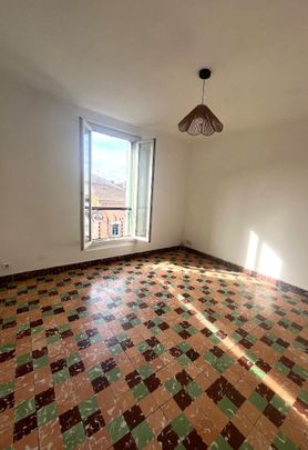 CHATEAURENARD - Appartement avec 2 chambres, bureau et terrasse., - Photo 1