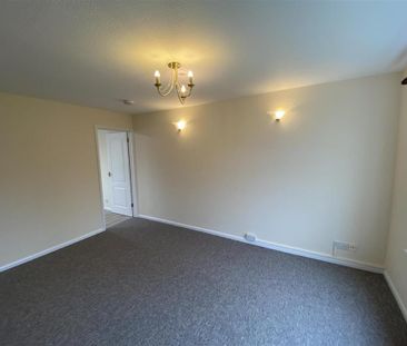 3 bedroom end of terrace house to rent - Photo 5