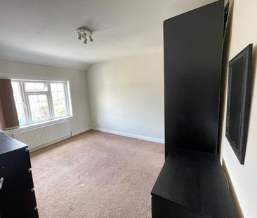 3 bed Semi-detached in West street , Carshalton, SM5 2NR - Photo 6