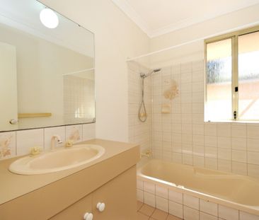 Spacious Family Home in Prime Location! - Photo 3