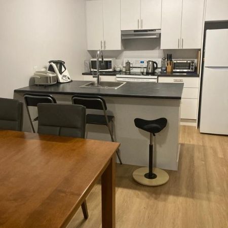 4 1/2 à louer près des plaines d'Abraham - Photo 3