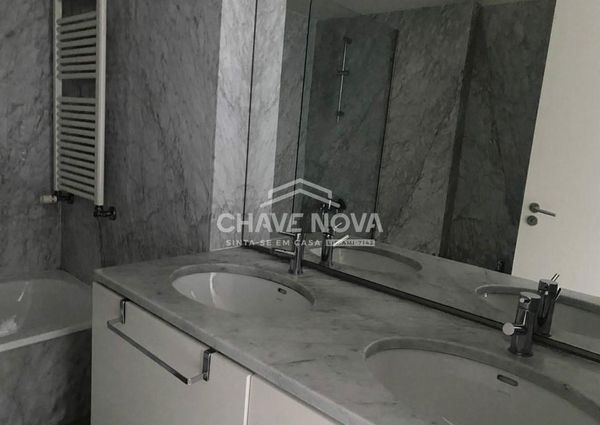 Apartamento T5 em Porto