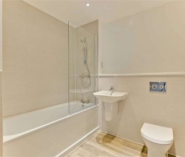 A one bedroom apartment conveniently positioned close to Guildford ... - Photo 4