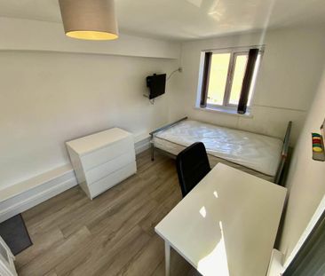 6 bedroom house to rent - Photo 3
