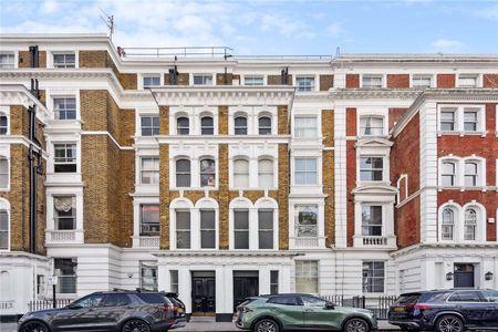 A stunning duplex in a period building on Ladbroke Gardens with direct access to communal gardens - Photo 4