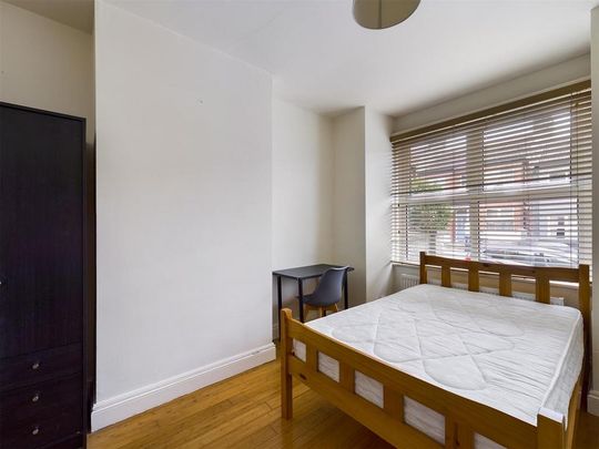 3 bedroom flat to rent - Photo 1