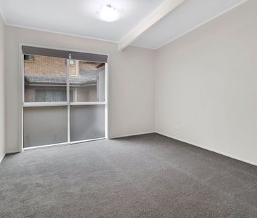 Stylish 3 Bedroom Family Home in a Perfect Location - Photo 3