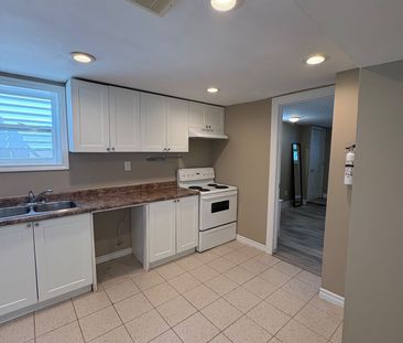 For Lease - 8 Birch Tree Crescent, Toronto, Ontario - Photo 4