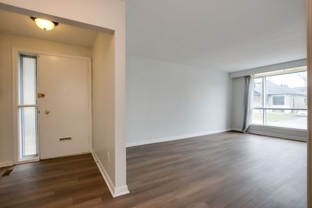 For Lease - 93 Searle Avenue, Toronto, Ontario - Photo 5