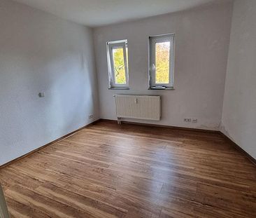 Gemütliche 2-Raum-Wohnung im 2.OG mit Balkon - Photo 1