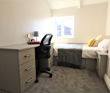 5 STANMORE GROVE Leeds - LS4 2RJ - Photo 5