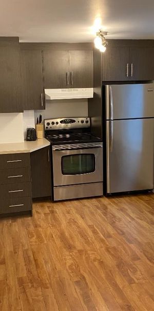 Super Studio loué tout compris, meublé et équipé au centre ville - Photo 1