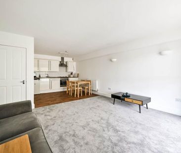 1 bedroom flat to rent - Photo 4