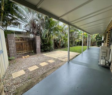 Family home in Everton Hills - Photo 5