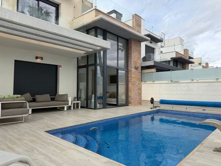 Alquiler de casa o chalet independiente en Calle Cabo de Peñas, 26 - Photo 3