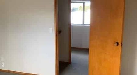 Convenient small townhouse - Photo 2