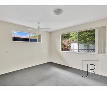 2 Ensenada Court, Broadbeach Waters QLD 4218 - House For Rent | Domain - Photo 2