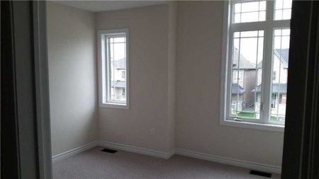 For Lease - 63 Tyndall Drive, Bradford West Gwillimbury, Ontario - Photo 5