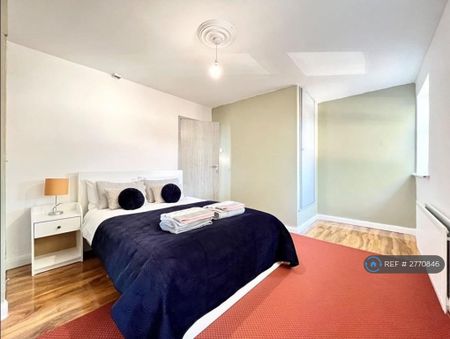 3 bedroom semi-detached house to rent - Photo 4