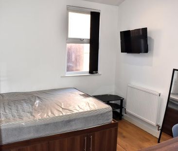 5 bedroom terraced house to rent - Photo 3