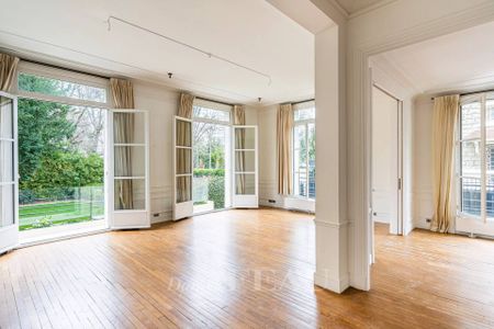 Location hôtel particulier, Neuilly-sur-Seine, 8 pièces, 268.86 m², ref 85956064 - Photo 4