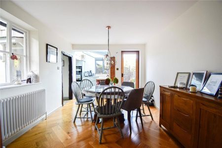 3 bedroom end of terrace house to rent - Photo 3