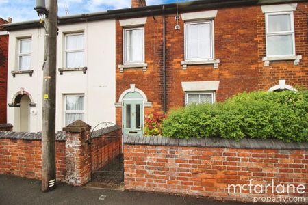 2 bedroom terraced house to rent - Photo 2