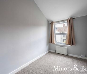 3 bedroom terraced house to rent - Photo 4