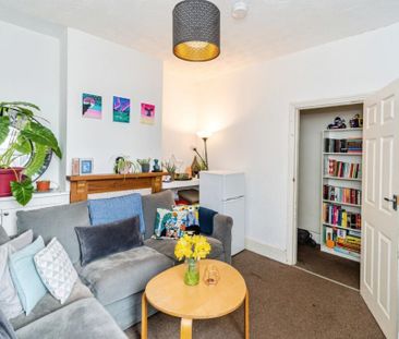 1 bedroom in a house share to rent - Photo 2