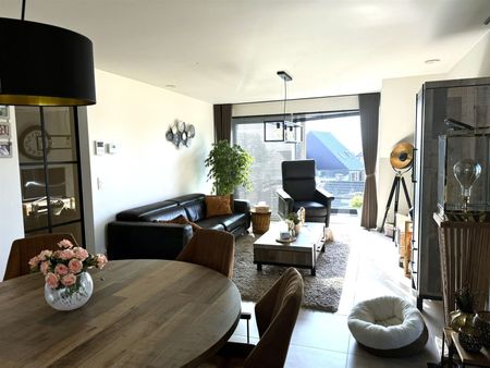 Luxueus appartement met ruim balkon in het centrum van Otegem. - Foto 2