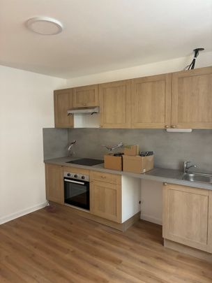 Location Appartement 3 pièces 37m² CHARLIEU 42190 - Photo 1