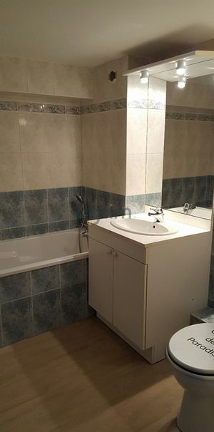 Location Appartement 1 pièce 34m² LA ROCHE SUR YON 85000 - Photo 1