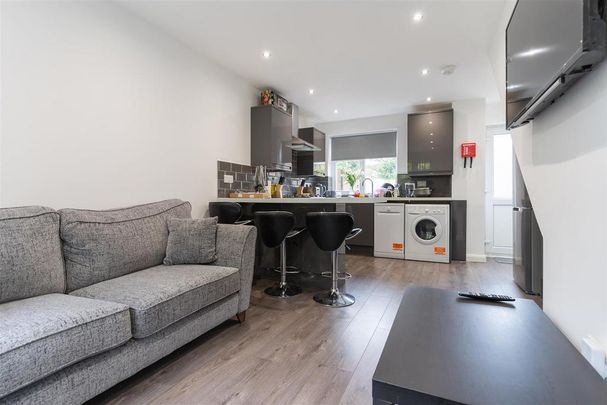 5 bedroom house to rent - Photo 1