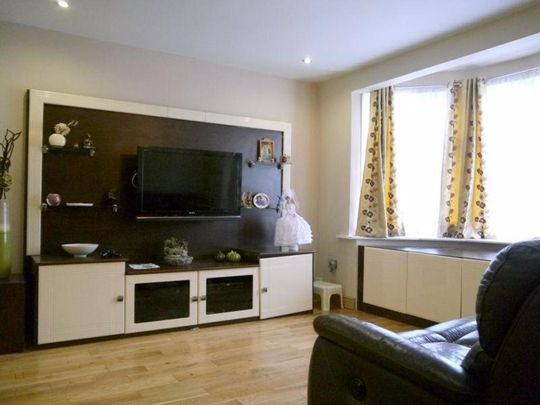 5 bedroom semi-detached house to rent - Photo 1