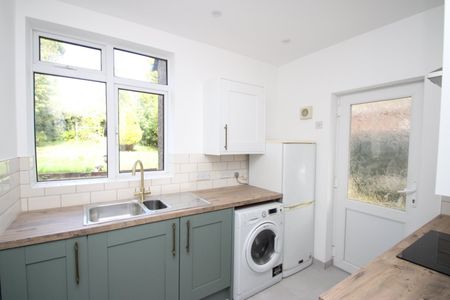 Selsdon Park Road, South Croydon CR2 - Photo 3