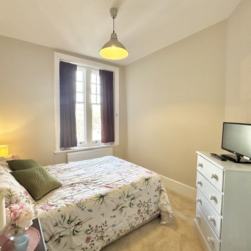 Fulham Road - Photo 1