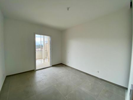 Location Appartement 2 pièces 47m² VALENCE 26000 - Photo 4