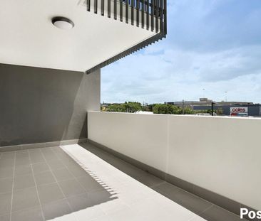 Modern Apartment Living in the Heart of Chermside! - Photo 5