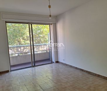 Location Appartement 2 pièces 45m² DRAGUIGNAN 83300 - Photo 2