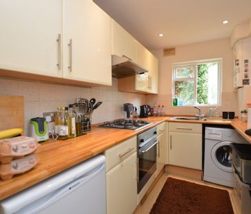 Flat to rent - Essex Grove, London, SE19 - Photo 1