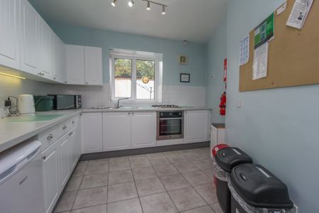 King Street, Treforest, Pontypridd - Photo 3