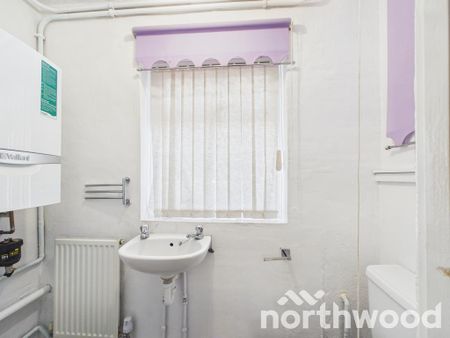 3 bedroom terraced house to rent - Photo 3