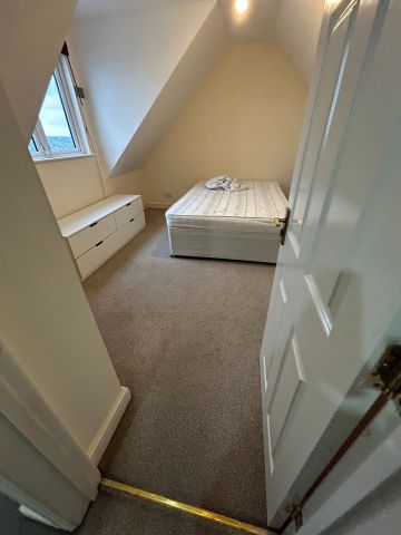 7 Bed Flat, Fremantle Road, BS6 - Photo 2