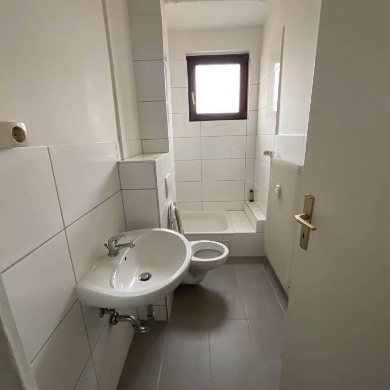 Gemütliche 3-Zimmer-Etagenwohnung in Bremerhaven zu vermieten - Photo 1