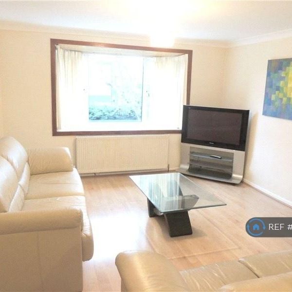 2 bedroom maisonette to rent - Photo 1