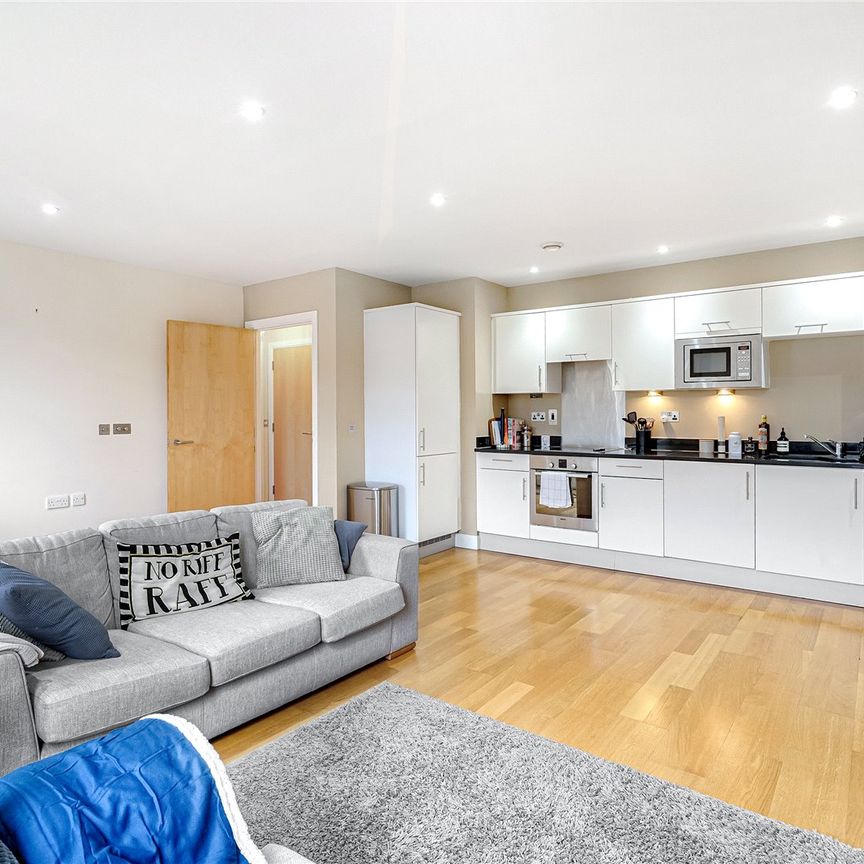 Clapham Common South Side, Balham, SW4, London - Photo 1