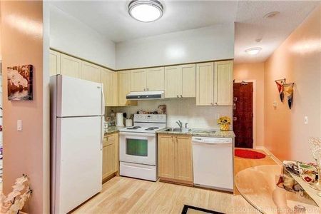 For Lease - 15 North Park Road Unit# 1001, Vaughan, Ontario - Photo 5