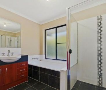 37 Mountain View Crest, Mount Nathan QLD 4211 - House For Rent | Do... - Photo 2